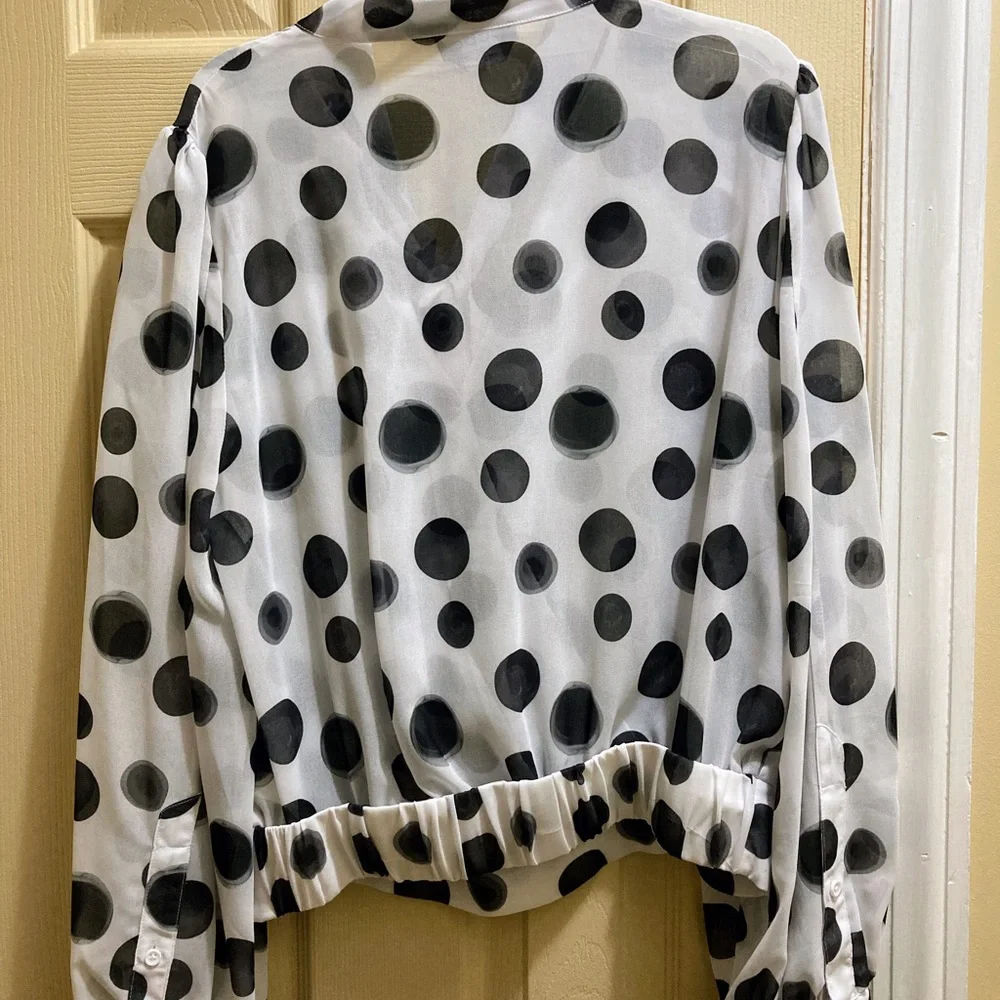 Cute blouse - Picture 3 of 3